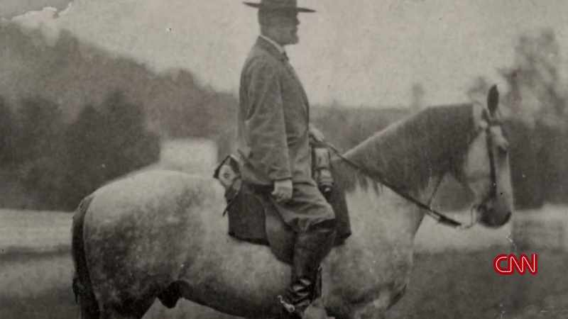 GENERAL ROBERT E. LEE HAS NO CHOICE BUT TO ABANDON RICHMOND