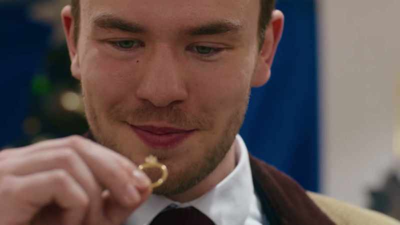 (gentle music)