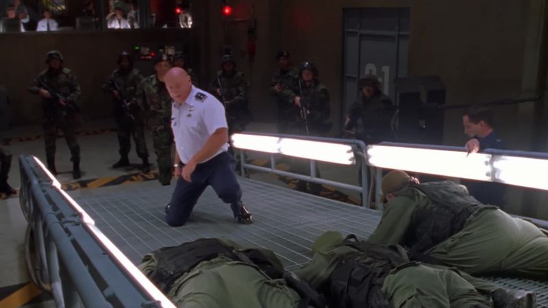 Get a medical team in here!