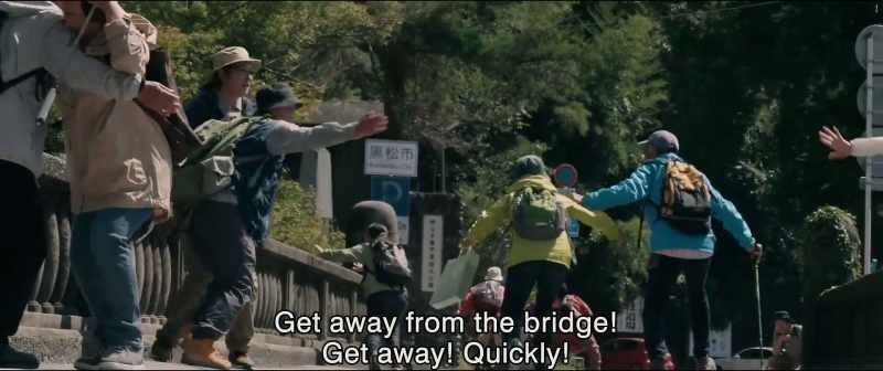 Get away from the bridge! Get away! Quickly!