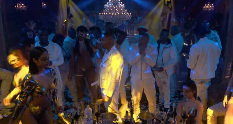 �� Get caught with the freaks
