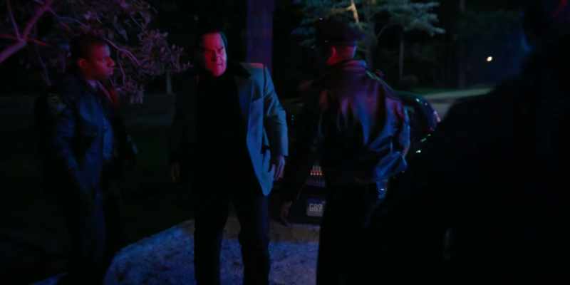Get your fucking hands off-- - Tell him what's going on! Oz!