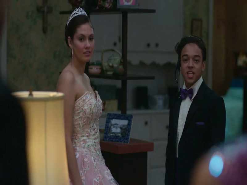 Get your head out the gutter! Damas to chambelanes