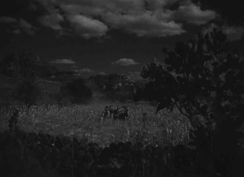 Get on the other side! Beat that corn down and get the priest!