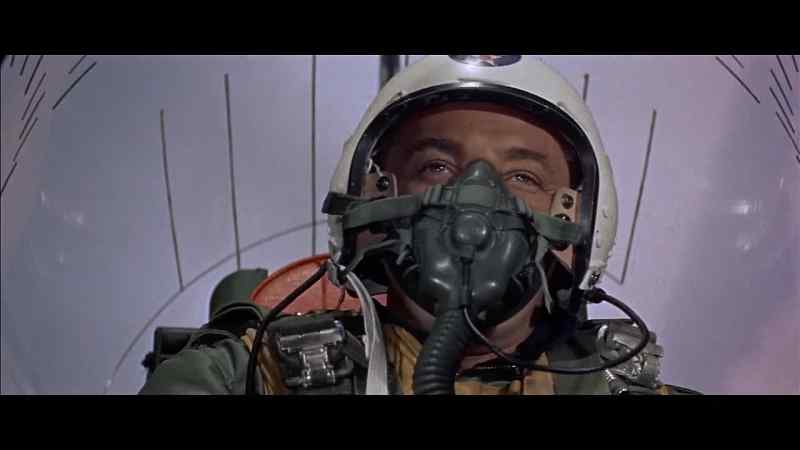 Get outta there, Saville. Get outta there!