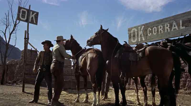 Get the horses around back. - Right