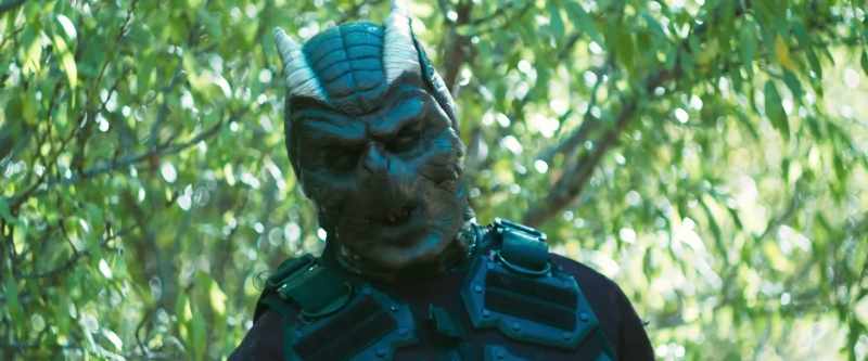 (Giree snarls)