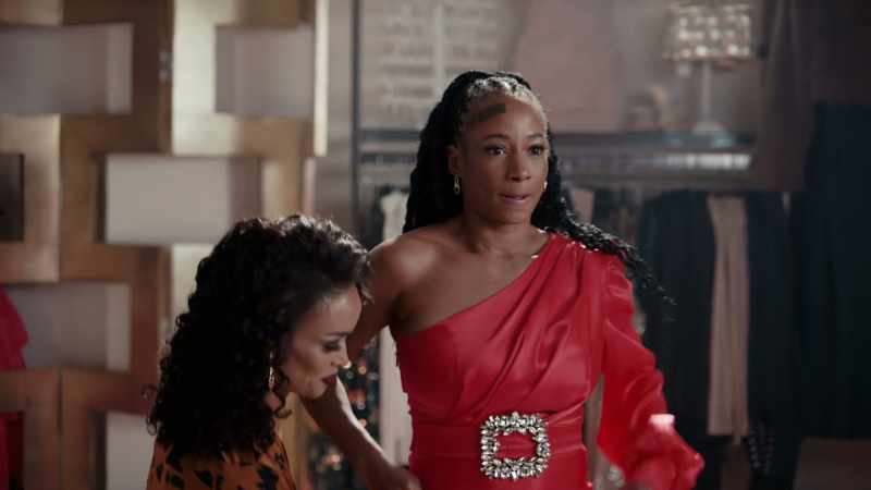Girl, this red is popping on you