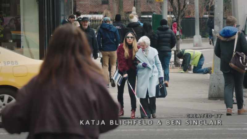 �� Girl, somebody's watchin' ♪