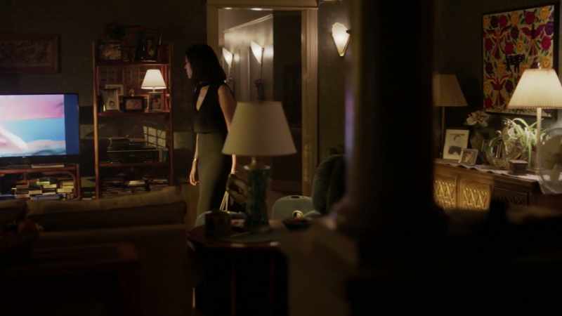 [girls laughing on TV]