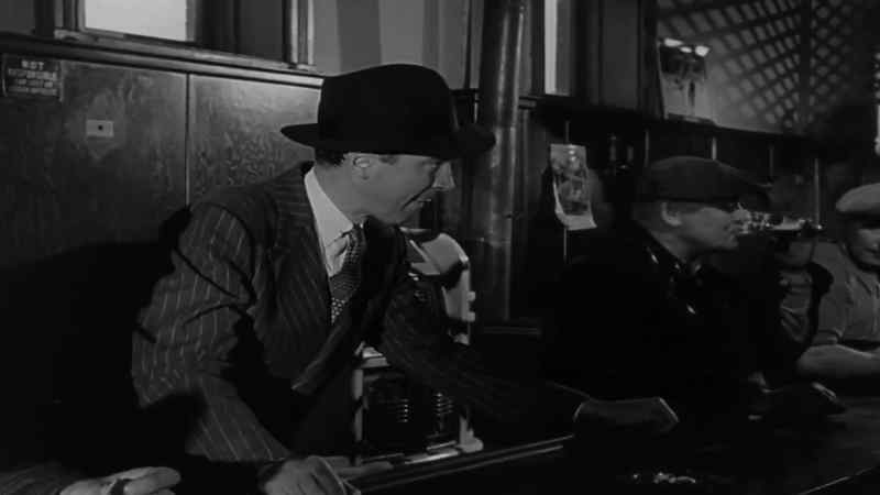 Give me a bourbon. - Yes, sir
