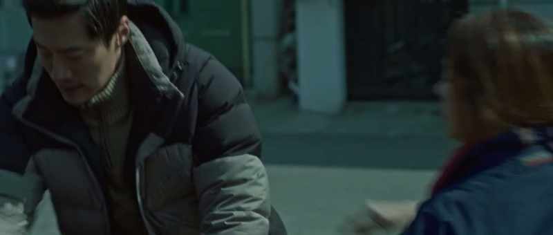Give it to me. - You should have gloves on