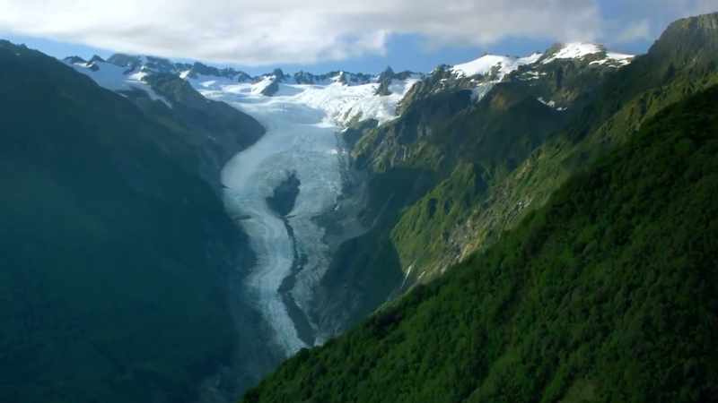 Glaciers carved out huge gouges in the land
