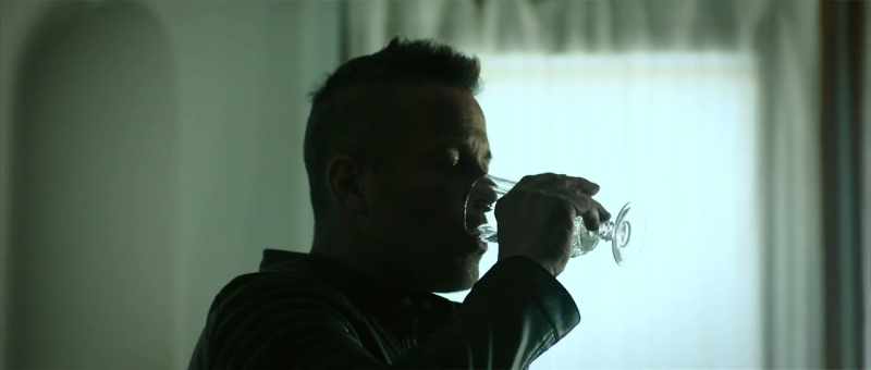 (GLASS CLINKING)