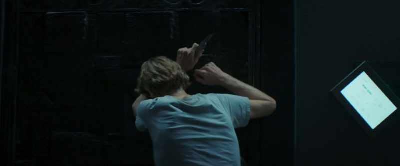 [glass cracks]
