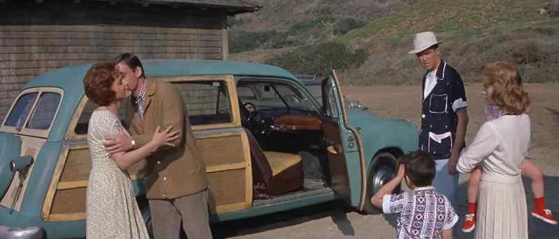 Good-bye, Peggy. - Bye, Stan