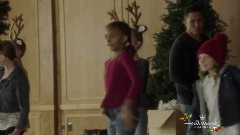 Good! Candy cane, candy cane. Stripes around the candy cane