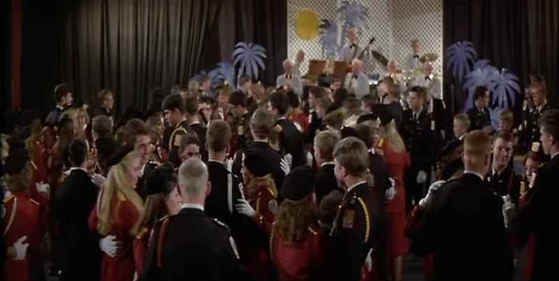 Good evening, soldier. - Good evening