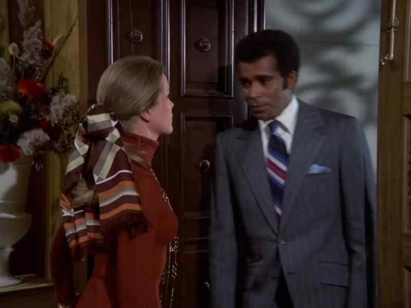 Good morning, Mrs. Vayle. - What do you want?