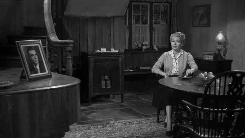 Good night, Mr. Polworth. - Good night, Sam