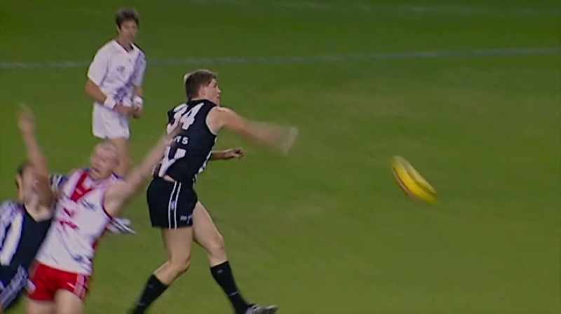 Goodes accelerates away