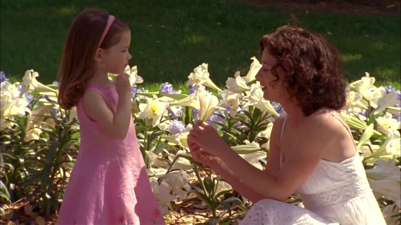 Goodness. - What flower is this, Mommy?