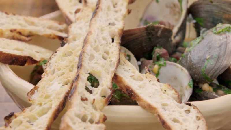 GORDON Melissa made a stew with clams and
