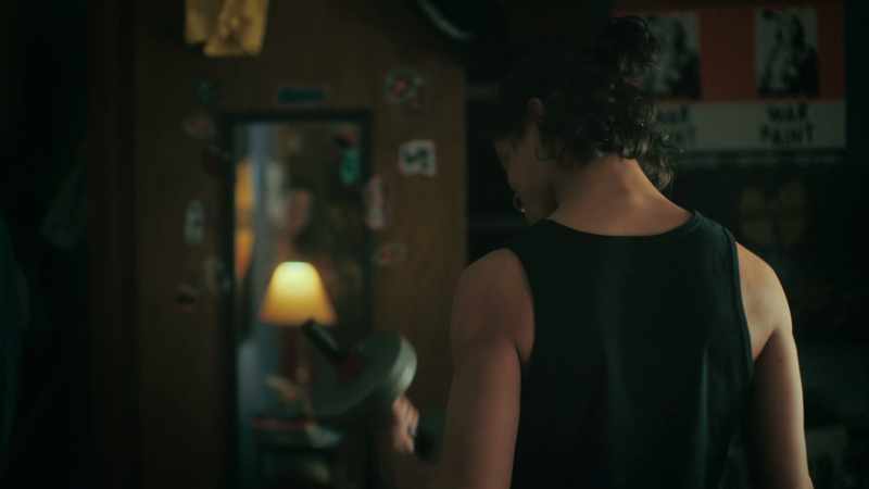 ��♪ Got that bluebird bag in her tank top ♪♪