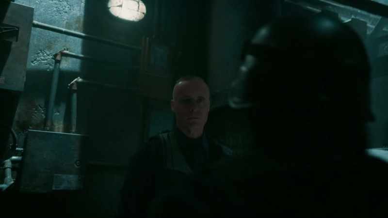 Got to report in, sir. Units here and ready. - Good, son. Keep them moving