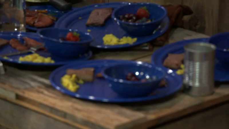 Got y'all's plates of food ready