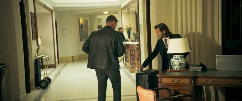Gotta put a leash on that thing. - [laughs]