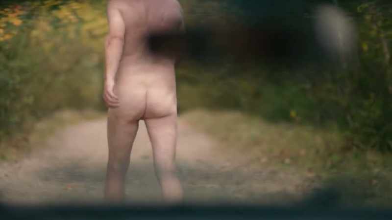 (gravel crunches)