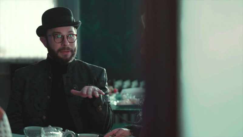 Green carnations were the Victorian symbol for