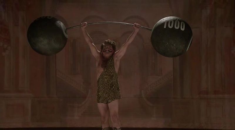 (grunting) (audience murmuring)