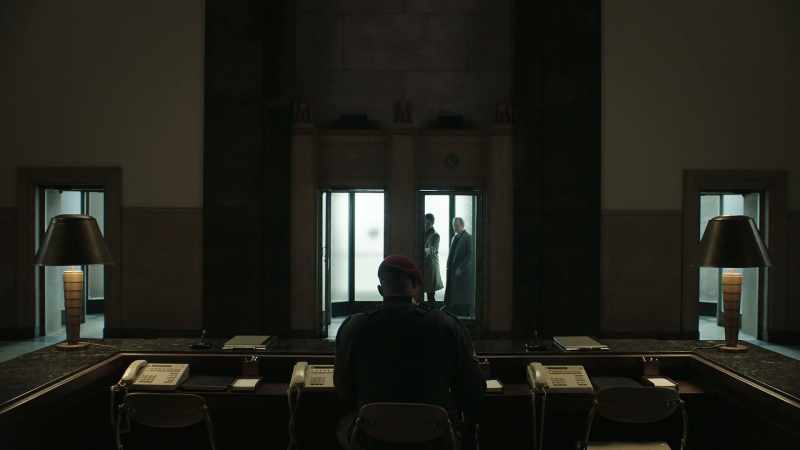 GUARD: Working on a Saturday, Mr. Quayle?