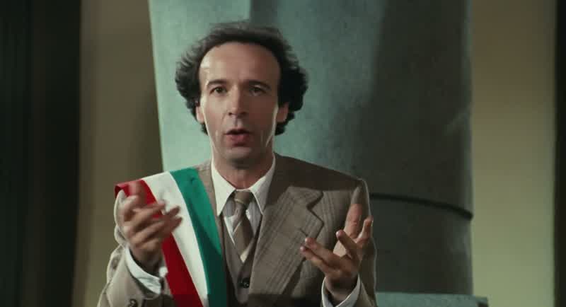 Guardate, guardatela perfezione di quest´orecchio!