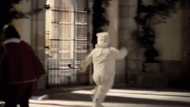 Guards After him Follow that bear