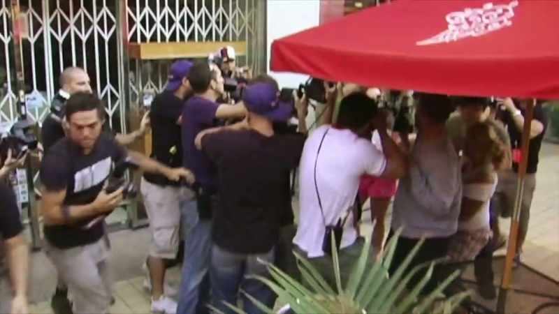 GUEST: Shaved her head, attacked the paparazzi