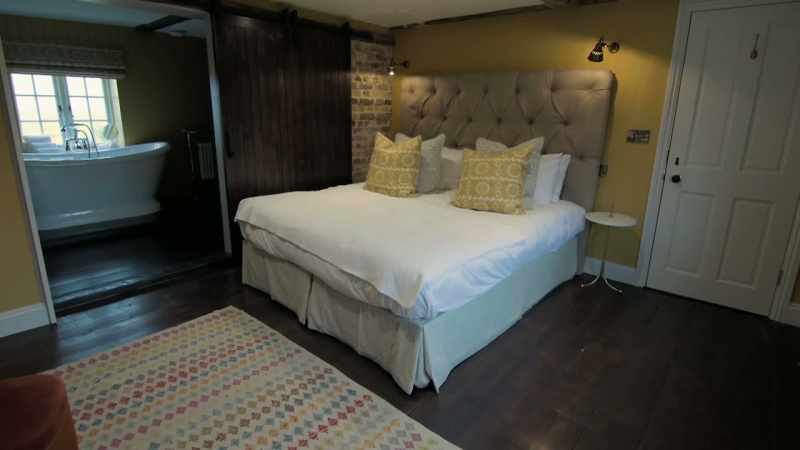 Guests have six sumptuous bedrooms to choose from