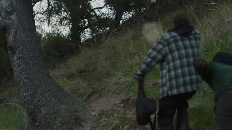 (gun firing) (Eddie grunting)