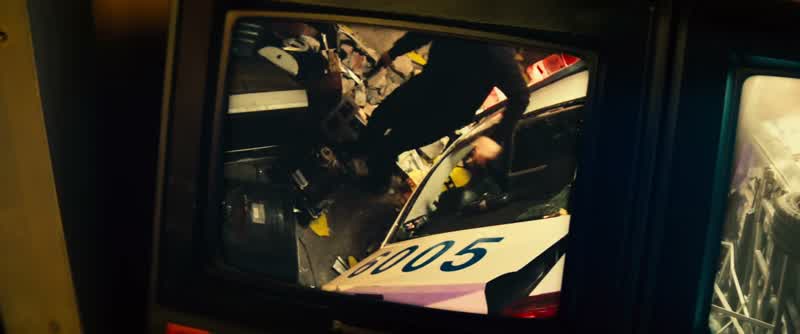 \h\hDID ANYBODY SEE WHO KILLED THE COP?