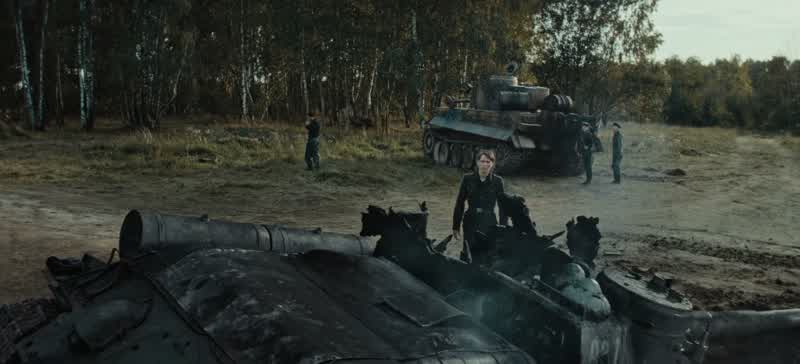 H... Herr Leutnant? Was?