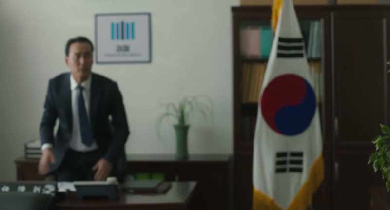 Han Young-ju, moron! Stop right there!