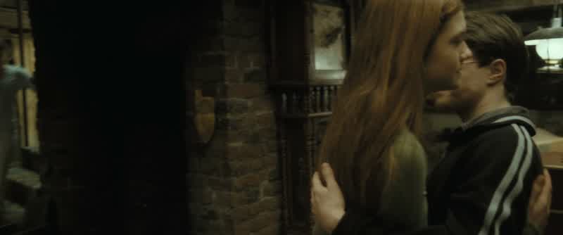 Harry! Hello. What a lovely surprise. Why didn't you let us know you were coming? - I didn't know. D
