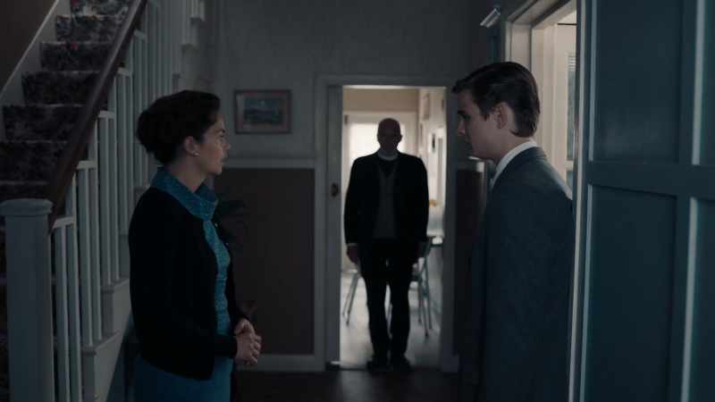 Have you called Gordon? - Yes, he'll be home tomorrow