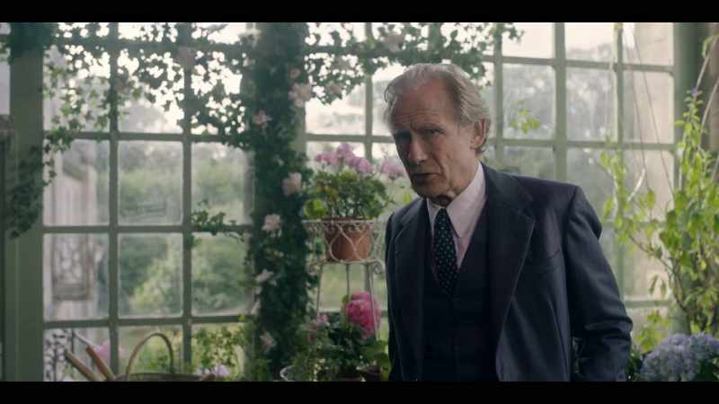 He had a signet ring on his little finger