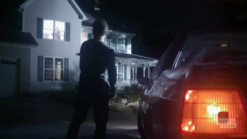 He arrived at her house, gave her the ring