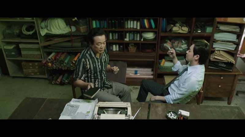He gave me the leftover crank he got from Lee Doo-sam