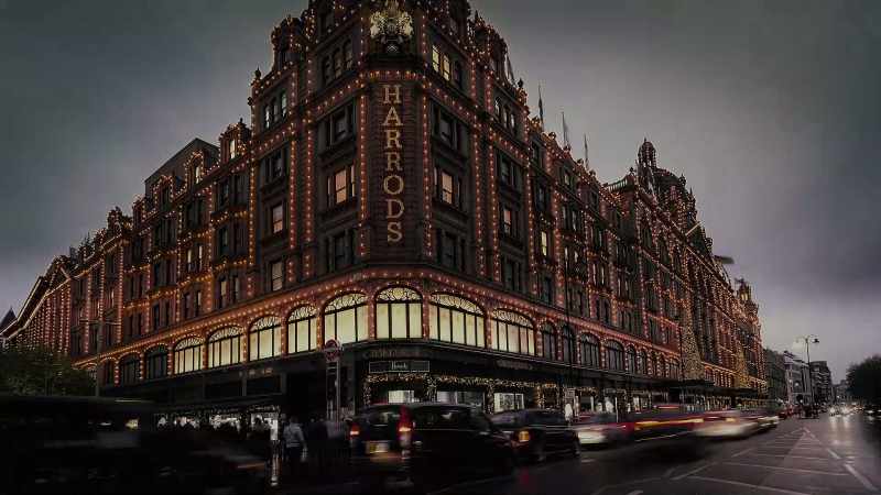 He proposed to me in Harrods Department Store