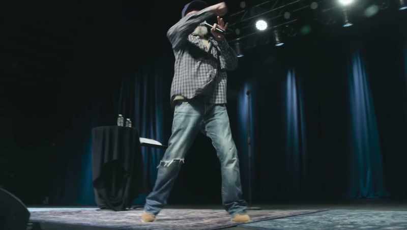 He punches Trump, but... but he doesn't punch him this way